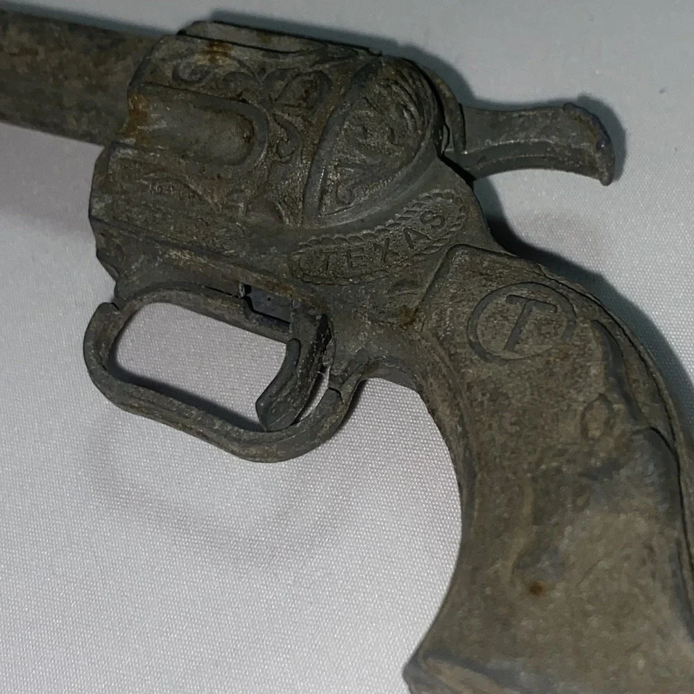 TWO Vintage 50s‎ TOY Cap Guns Hubley single shot TX and Kusan INC Nash, TN